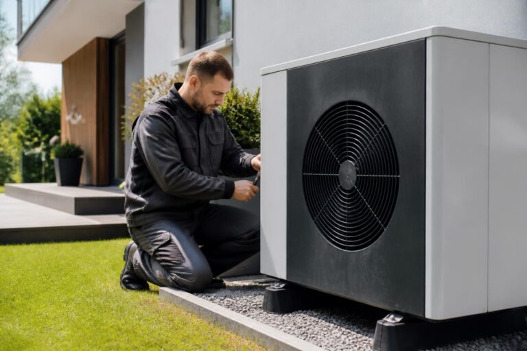 ontdek waarom regelmatig onderhoud aan uw warmtepomp essentieel is voor optimale prestaties, energiebesparing en een langere levensduur van uw systeem.